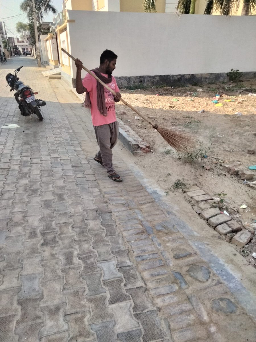 aboharchokho's tweet photo. Cleanliness Drive at daily basis in main roads. #ulbcode800214 #safaimitrasurekshanchallenge #AzadiKaAmritMahotsav #mcabohar #ulbabohar #pmidc #swachhsurvekshan2023abohar #sewerage #cleanedup #safaimitrasurekshanchallenge2023 #SourceSegregation #swachhsurvekshan2023abohar https://t.co/DfVhfatXgt