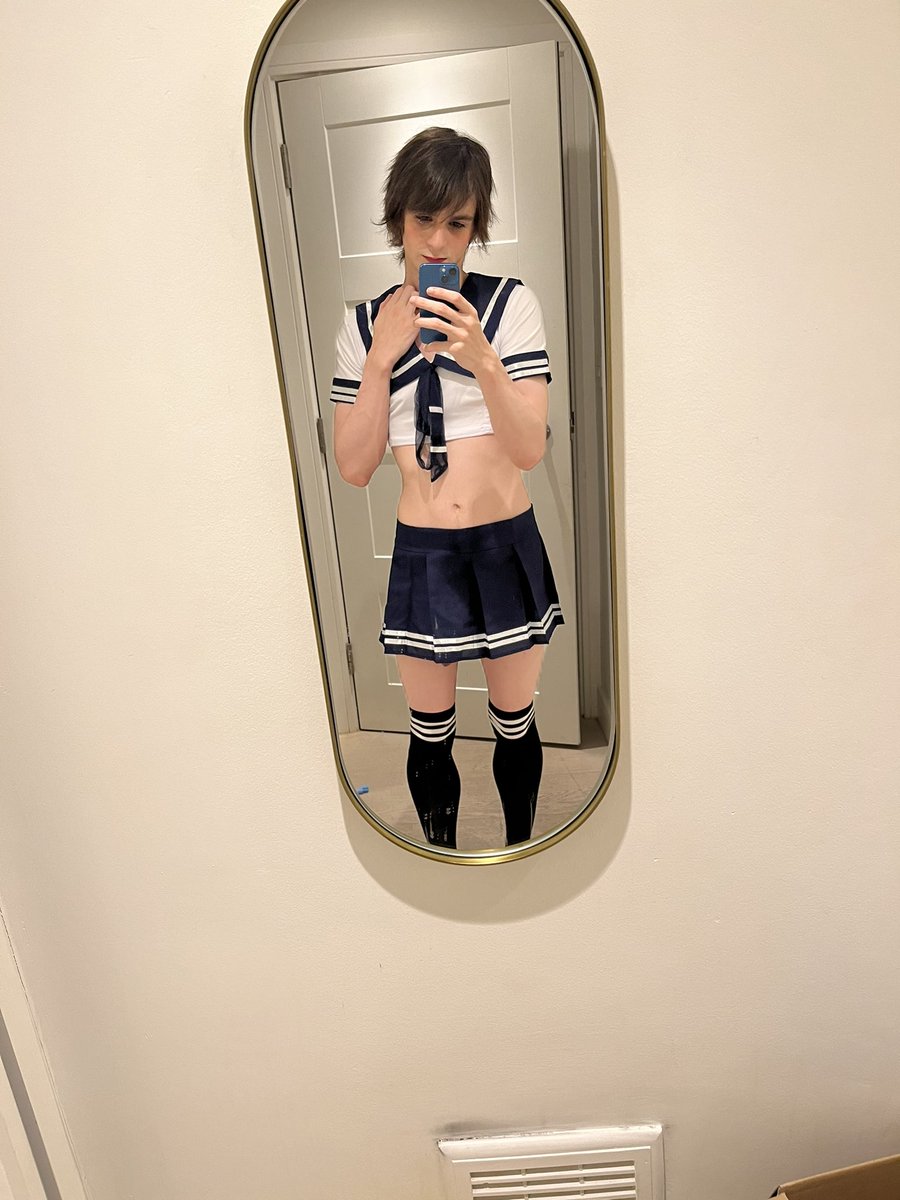 MalcolmJamesLDN's tweet photo. Japanese schoolgirl outfit 😈 https://t.co/fdPI4ojOmb