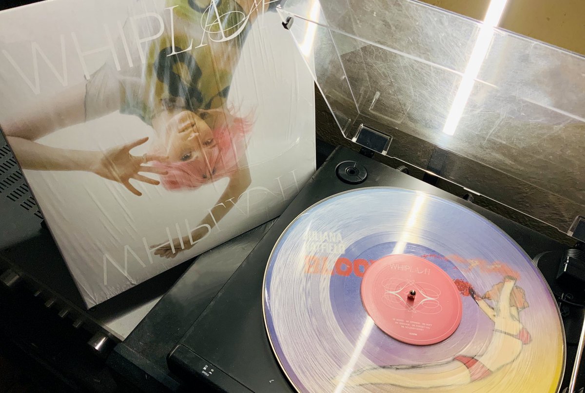radionotesPOD's tweet photo. ⁦@YourGirlGrae⁩ wax arrived today. Tonight, 🎧 on for a start to finish listen to what is sure to be in my Top 20 for 2022. #SoReadyForThis #GRAE #Whiplash #clear #Vinyl https://t.co/gURbSP0q3o
