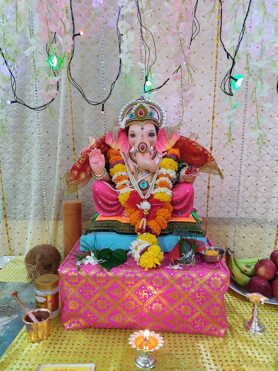 tejas_hatkar's tweet photo. 🙏बाप्पा विराजमान झाले🙏
#Ganeshotsav2022 https://t.co/dGoxBWGH8t