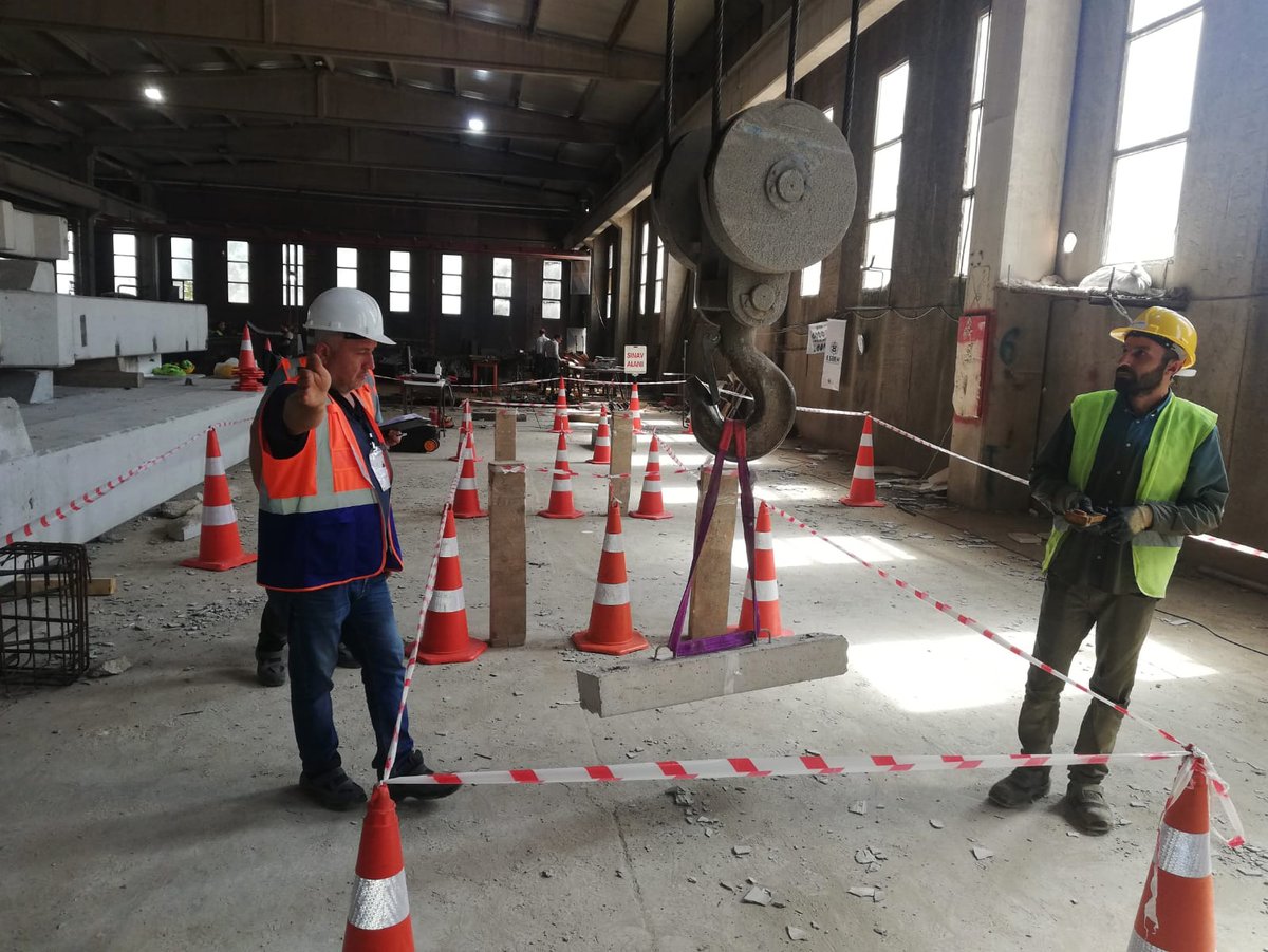 OsbEskisehir's tweet photo. Eskişehir’deki 13 meslek dalında tek yetkili firma olan #ESBEM Sınav ve Belgelendirme Merkezi A.Ş. sanayideki çalışanların mesleki bilgi kalitesinin arttırılmasına katkı sağlamaya devam ediyor. https://t.co/EPzpDKid9D