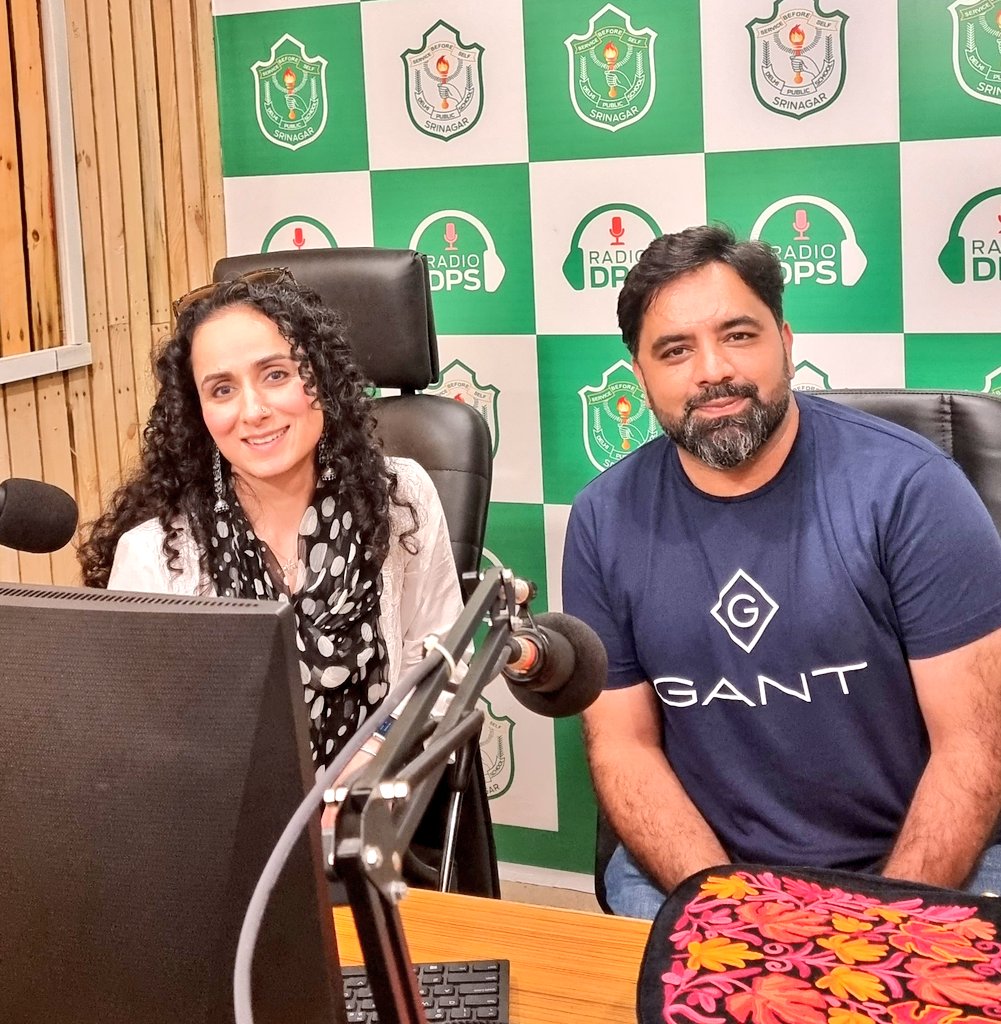 RadioDps's tweet photo. Radio DPS students had a wonderful time today interacting with @AliyaNazki from @BBCUrdu. 

They got to learn about broadcast journalism/ Radio broadcast and a lot of things related to media . 
We thank Aliya for sharing her experience with the kids at @dpssgr 
@rjnasirkashmir https://t.co/9ynL0ND0Pp