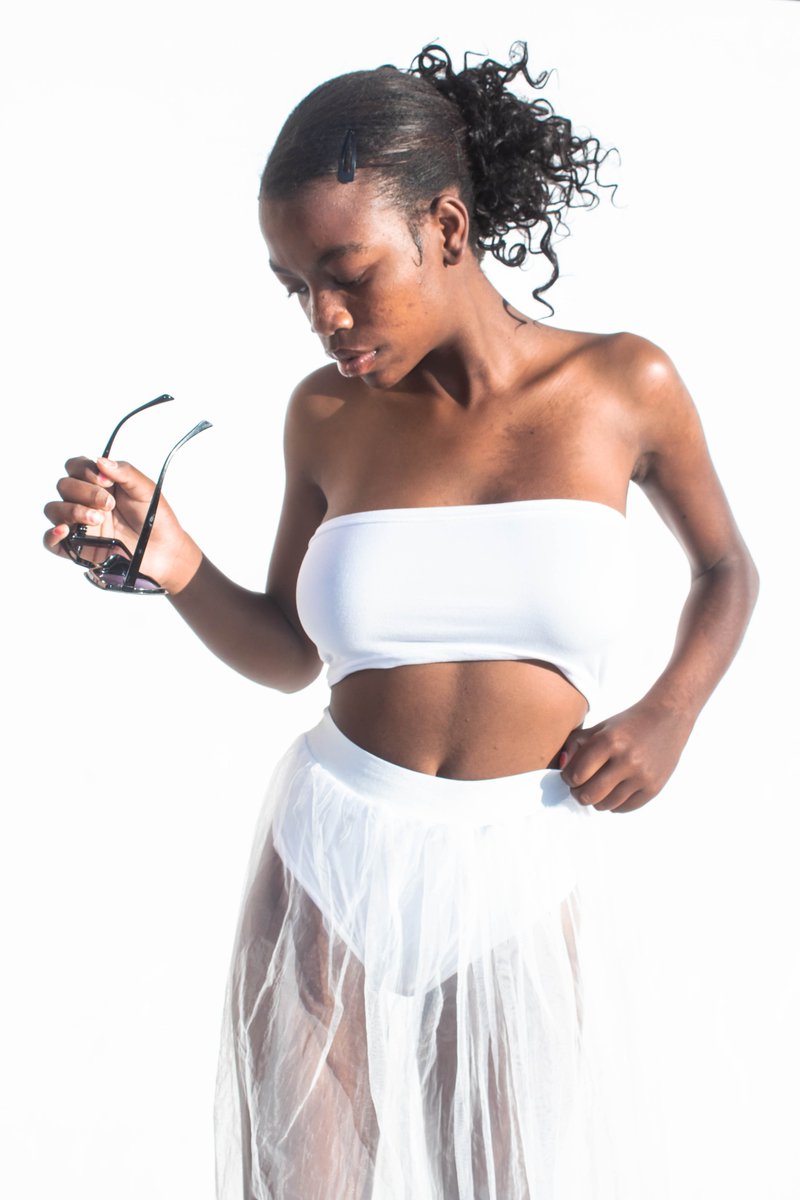 kemi_setso's tweet photo. Photo Cred : @mok_vision

 #makeupforblackwomen #blackgirlmagic  
 #portraitmood #rsaphotographer #models  
#makeupformelaningirls #melanin #endlessfaces #portraitfestival #facesobsessed #peoplegallery  
#greatphoto #NFTs #onlyfansbabe  #onlyfansgirl https://t.co/F0r40OWKdm