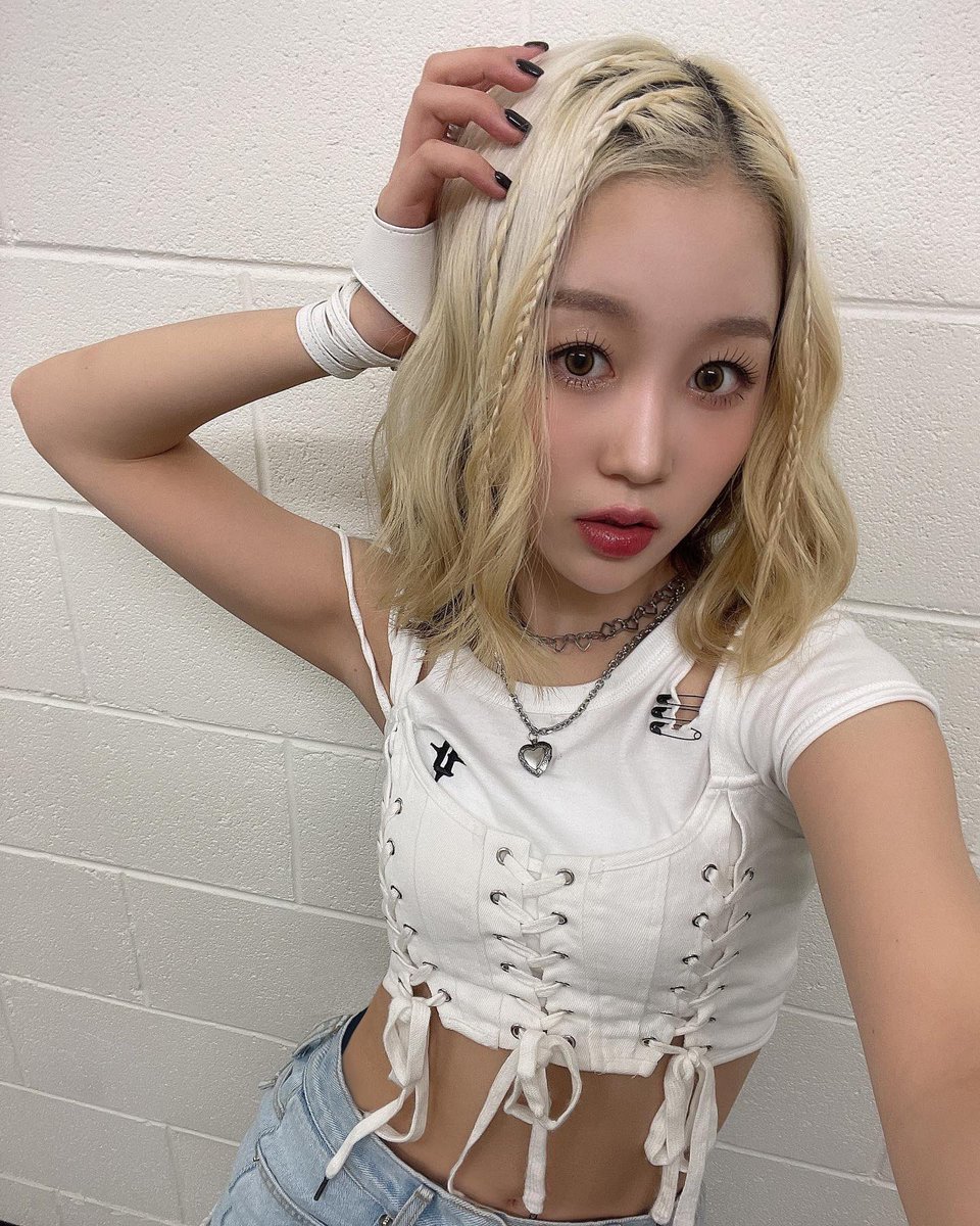 iscream_twt's tweet photo. happy birthday to me •ᴗ•

#HINA #히나
#ISCREAM #이스크림 https://t.co/twDBFlPyhH