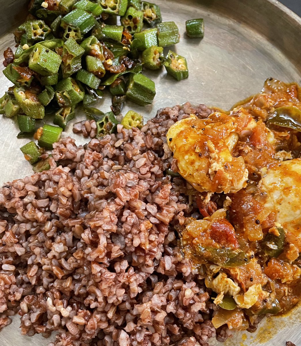 rajakumaari's tweet photo. Red rice, poached egg thokku, vendaikka fry #Lunch #Sothists 🤤 https://t.co/kyvVKtu8Hb