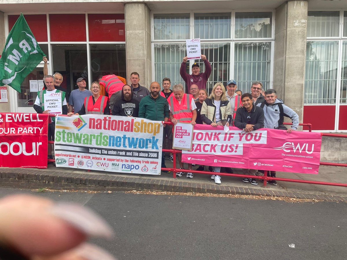 Epsom_Chinn's tweet photo. And a bit later @ee_labour out in force #CWU #EpsomEwell https://t.co/RMvJucGimn