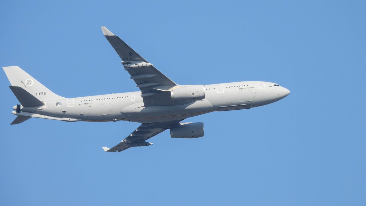 EHEH_Spotter's tweet photo. 🇳🇱RNLAF NATO MMF Airbus A330-200MRTT T-059 as flight #MMF13/#MULTI13 departure 03 @ EHEH (📷garden)

First mission after his delivery flight 27/07/2022?

#NLspot https://t.co/egquAKM5qo