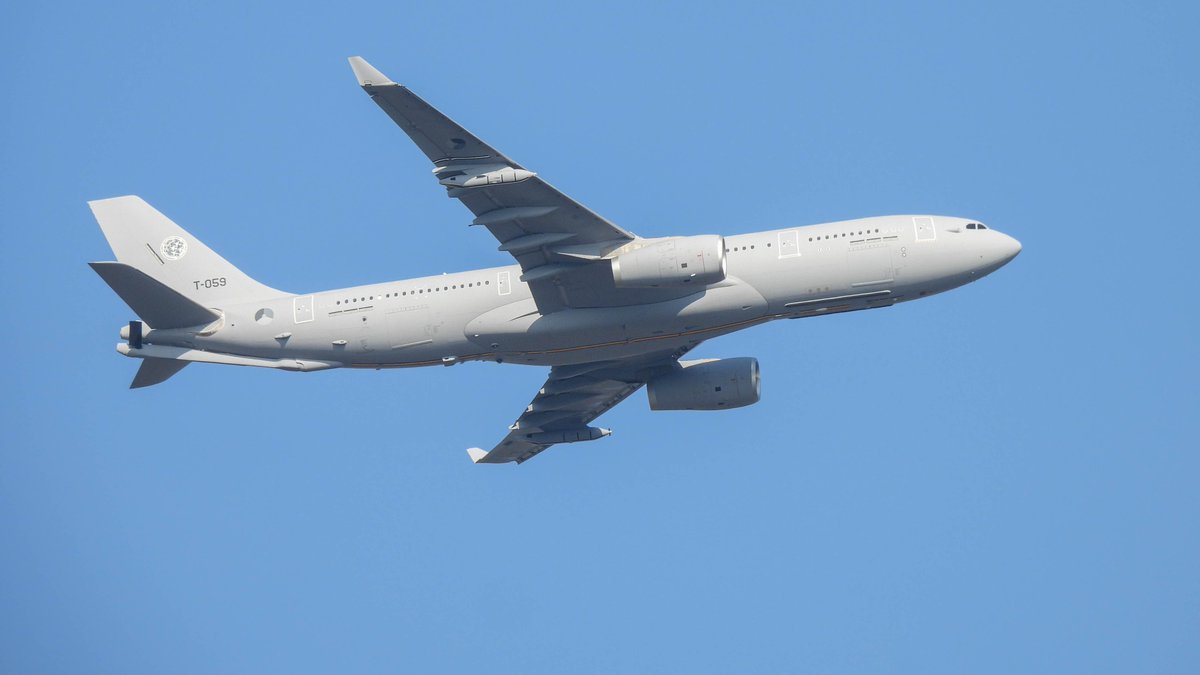 EHEH_Spotter's tweet photo. 🇳🇱RNLAF NATO MMF Airbus A330-200MRTT T-059 as flight #MMF13/#MULTI13 departure 03 @ EHEH (📷garden)

First mission after his delivery flight 27/07/2022?

#NLspot https://t.co/egquAKM5qo