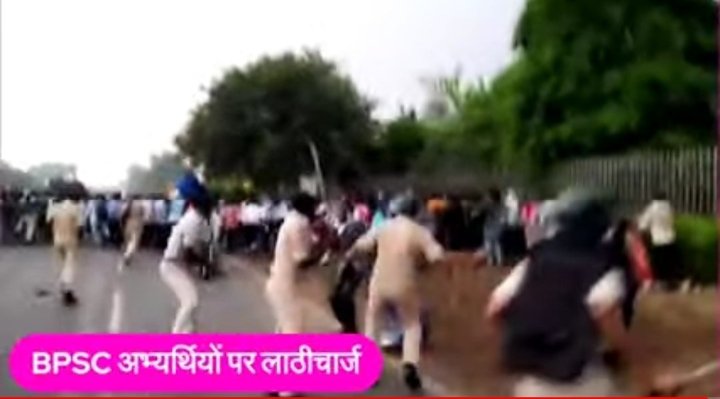 CivilsNetwork's tweet photo. हमारे छात्र नेता दिलीप जी को गिरफ्तार कर लिया गया है, कितनों को गिरफ्तार करोगे ? शांतिपूर्ण आंदोलन में लाठी चार्ज और गिरफ्तारी, तानाशाही सरकार और घमंडी आयोग कि नाकामी को दर्शाता है।

#BPSC_चेयरमैन_इस्तीफा_दो

@manojkjhadu @yadavtejashwi

#BPSC_PT_IN_ONE_SHIFT #BPSC67thPrelims https://t.co/xArCNWK5te