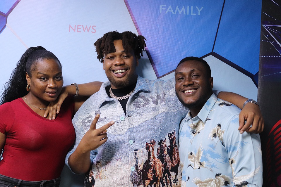 IFM923's tweet photo. About Yesterday, the #Lunchtime crew hosted @toyourears exclusively in the studio.
Stay Tuned For The Full Video Coming Soon on YouTube (Link In Bio) 🔺
#bnxn #bnxnfkabuju #thtv #wizkid #afrobeats #badsince97 #buju #artiste #nigerianmusic #entertainment #yourno1familyradio📻 https://t.co/SmWGhSLWkQ