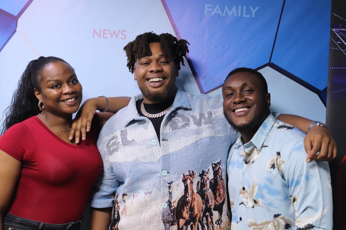 IFM923's tweet photo. About Yesterday, the #Lunchtime crew hosted @toyourears exclusively in the studio.
Stay Tuned For The Full Video Coming Soon on YouTube (Link In Bio) 🔺
#bnxn #bnxnfkabuju #thtv #wizkid #afrobeats #badsince97 #buju #artiste #nigerianmusic #entertainment #yourno1familyradio📻 https://t.co/SmWGhSLWkQ