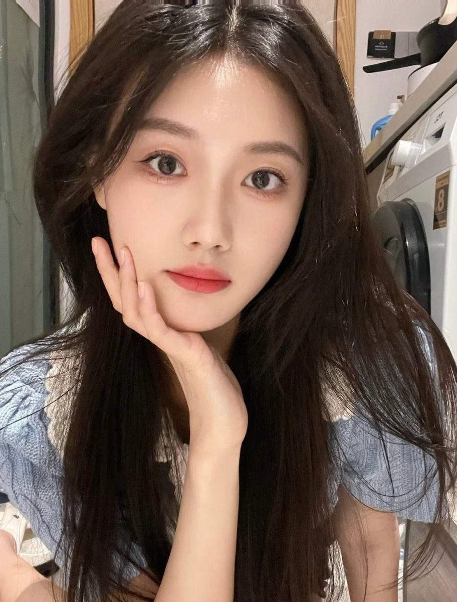 Sturt1O's tweet photo. 本主披着头发和扎着头发，哪个更像你心中的女王？嗯，我的m?#sm   有素质，年龄25以上可私，未成年勿扰。 https://t.co/LhlCxUiadh