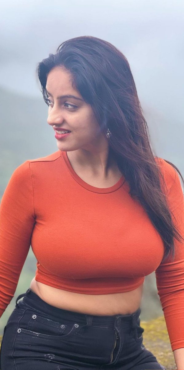 beautiequeenz's tweet image. #DeepikaSingh