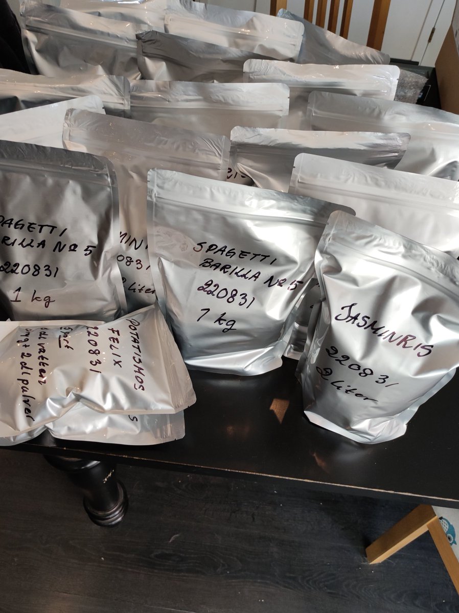 prepper_lr's tweet photo. Fyller på i långtidsförrådet!
#mylar #prepperse #prepping #förberedd #omtioårsisådär https://t.co/c5OSsKlNz6