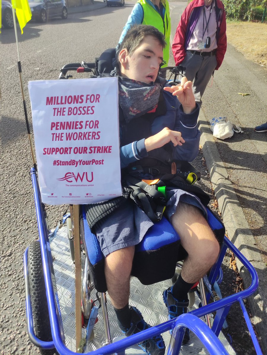 This morning I expressed my support for striking postal workers. Key workers who are now being neglected by this government and bosses. #PostalStrike #StandByYourPost <a href="/CWUnews/">CWU</a>