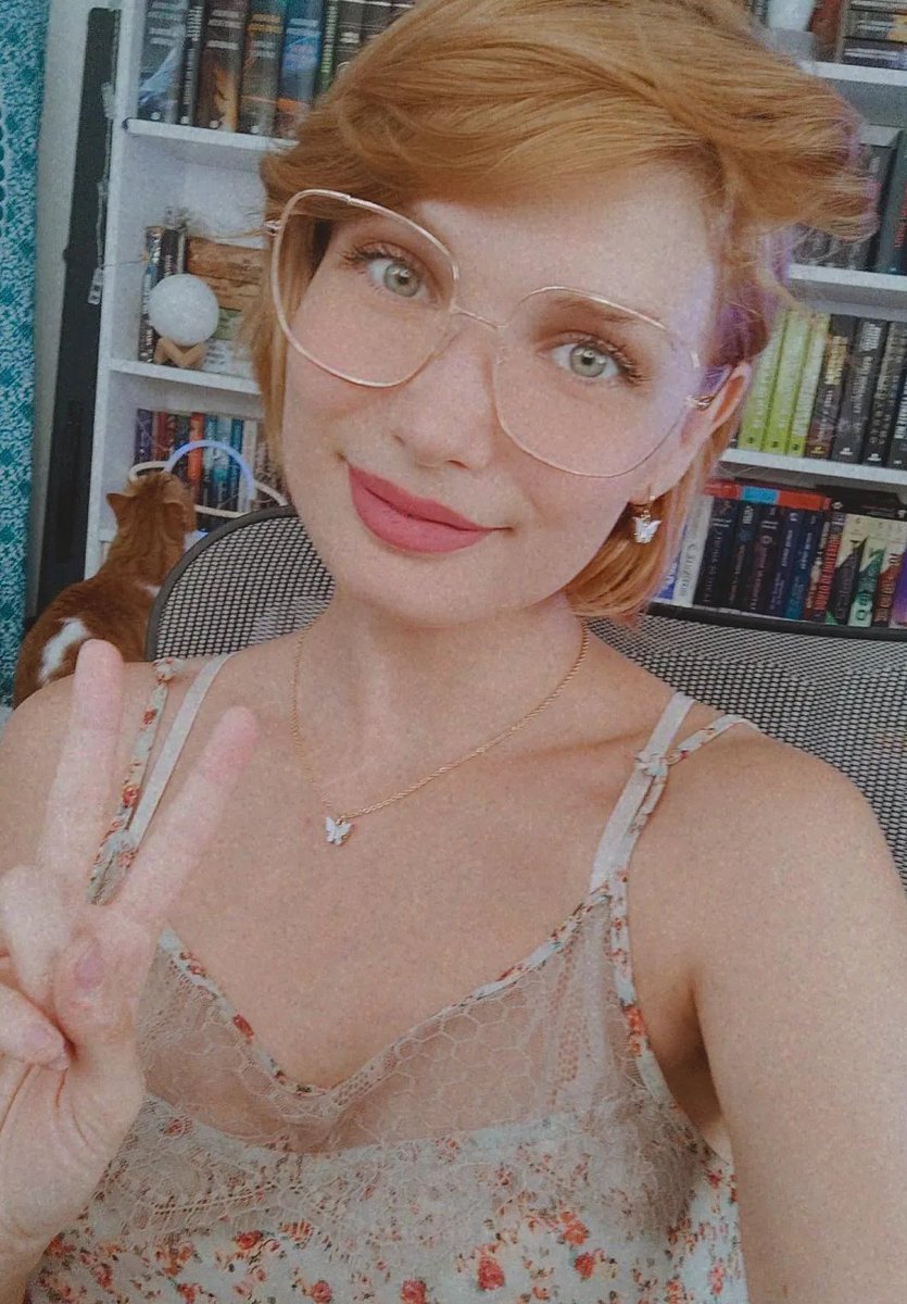 carolmola's tweet photo. 🟣 Hoy hablo de dragones, escuelas de magia y cuentos rusos.

📚 https://t.co/W3tgkL1Voa

Toca comentar #HOTD y la obra de la escritora Naomi Novik. Te espero en twitch ☺️

¡Tu RT ayuda mucho! 💜 https://t.co/vQ9Jxs1Zvm