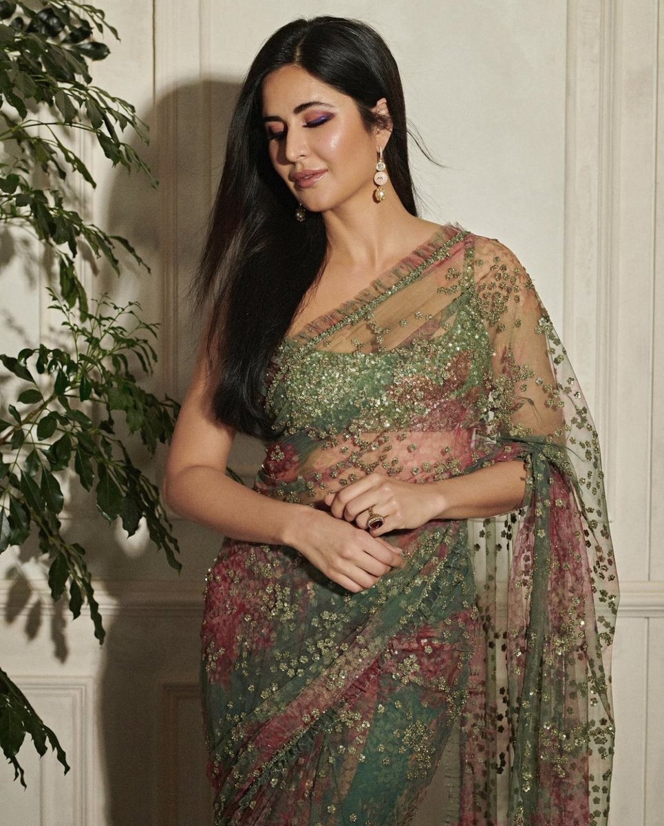 VickatFc's tweet photo. Katrina 🥹❤️
#VickyKaushal #KatrinaKaif #FilmfareAwards2022 https://t.co/hQ8PXTjYZf