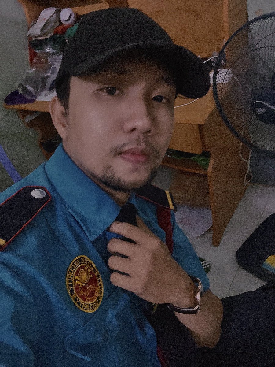 boykutect1993's tweet photo. Hey girls !!! https://t.co/r6BKmdLbB8
