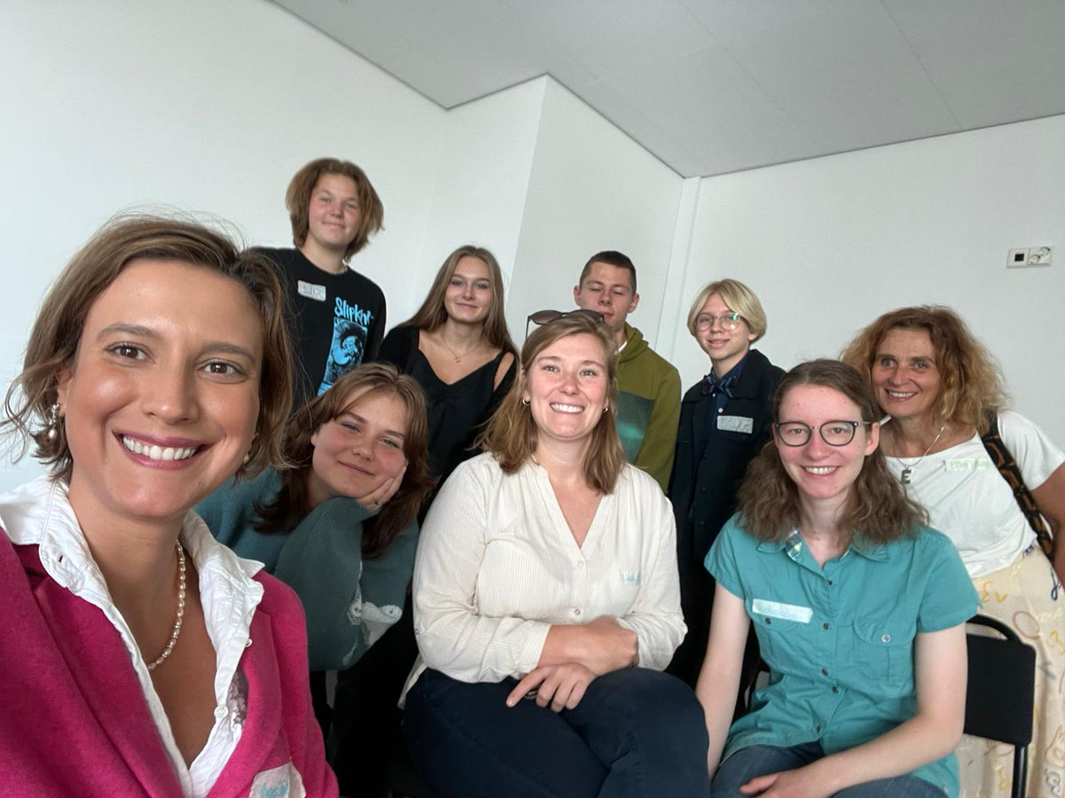 Regions4SD's tweet photo. @MartinAnalice #Regions4 Communications &amp; Members Engagement Manager was a judge on the #circulareconomy Pitch Deck and listened to ambitious and innovative research, advocacy and busienss ideas presented by young graduates from the #Baltic and #Nordic Sea regions! https://t.co/Q8MMMOxNMv