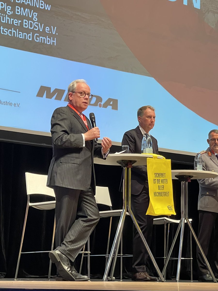 BDSV_Berlin's tweet image. #rünet22
Wir freuen uns dieses Jahr als Aussteller, aber auch als Podiumsdiskussionsteilnehmer an der diesjährigen RÜ.NET22 teilnehmen zu dürfen. Unter der Überschrift „Fähigkeitsprofil der Bundeswehr 2027“ sind wir gespannt auf interessante Vorträge und Diskussionen.