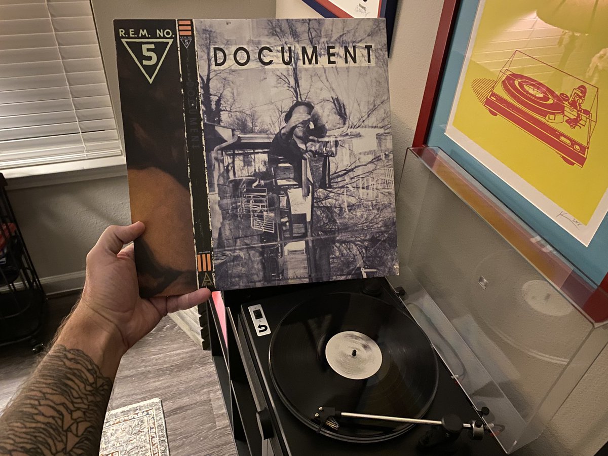 evilive7's tweet photo. August 31, 1987
Happy 35th birthday to Document, the fifth album by R.E.M.
@remhq #rem #remdocument #vinyl #albumbirthday https://t.co/STH1m6vwsW