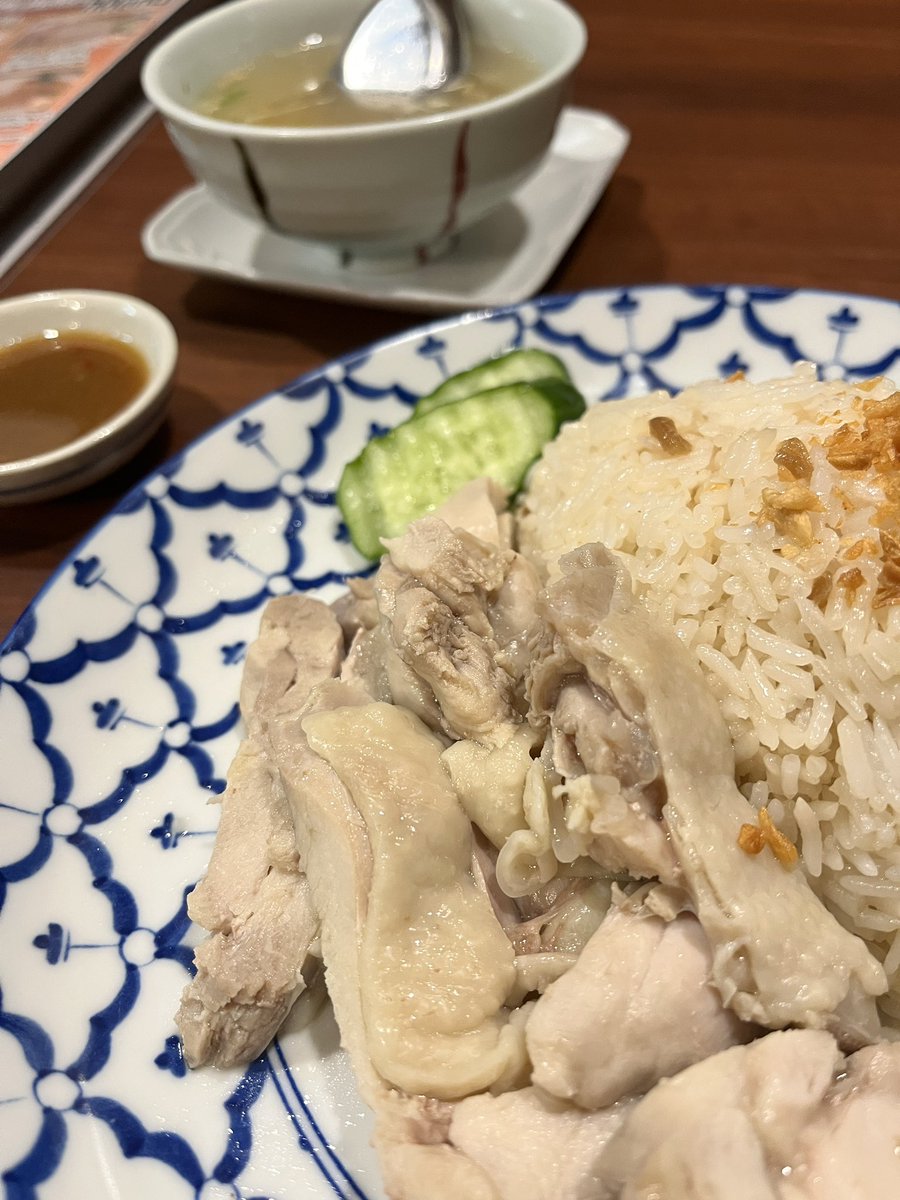 Sharing_Daichi's tweet photo. 【マル秘情報】
東大本郷キャンパスの近くにあるタイ料理屋さんでは、いつもオシャレなタイポップ(正式名称不明)がかかっている。 https://t.co/BJ8S47FfPu