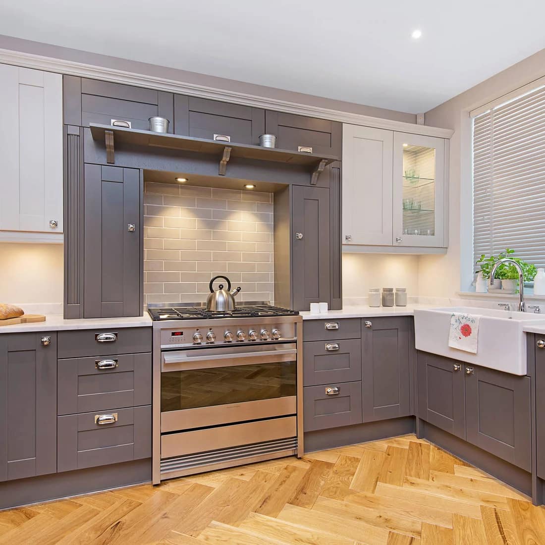culinakitchens's tweet photo. ~ @RangemasterUK  integrated appliances
~ @PerrinandRowe  Sink &amp; Tap
~ Crown Imperial Kitchens
~ Minerva Carrara White Worktop
~ Tiled Splashback
~ Two Tone
~ U shaped

#kitchendesign #home #kitchenfactory #homedecor #homesweethome #kitchenappliances https://t.co/wSJuV8HoAd