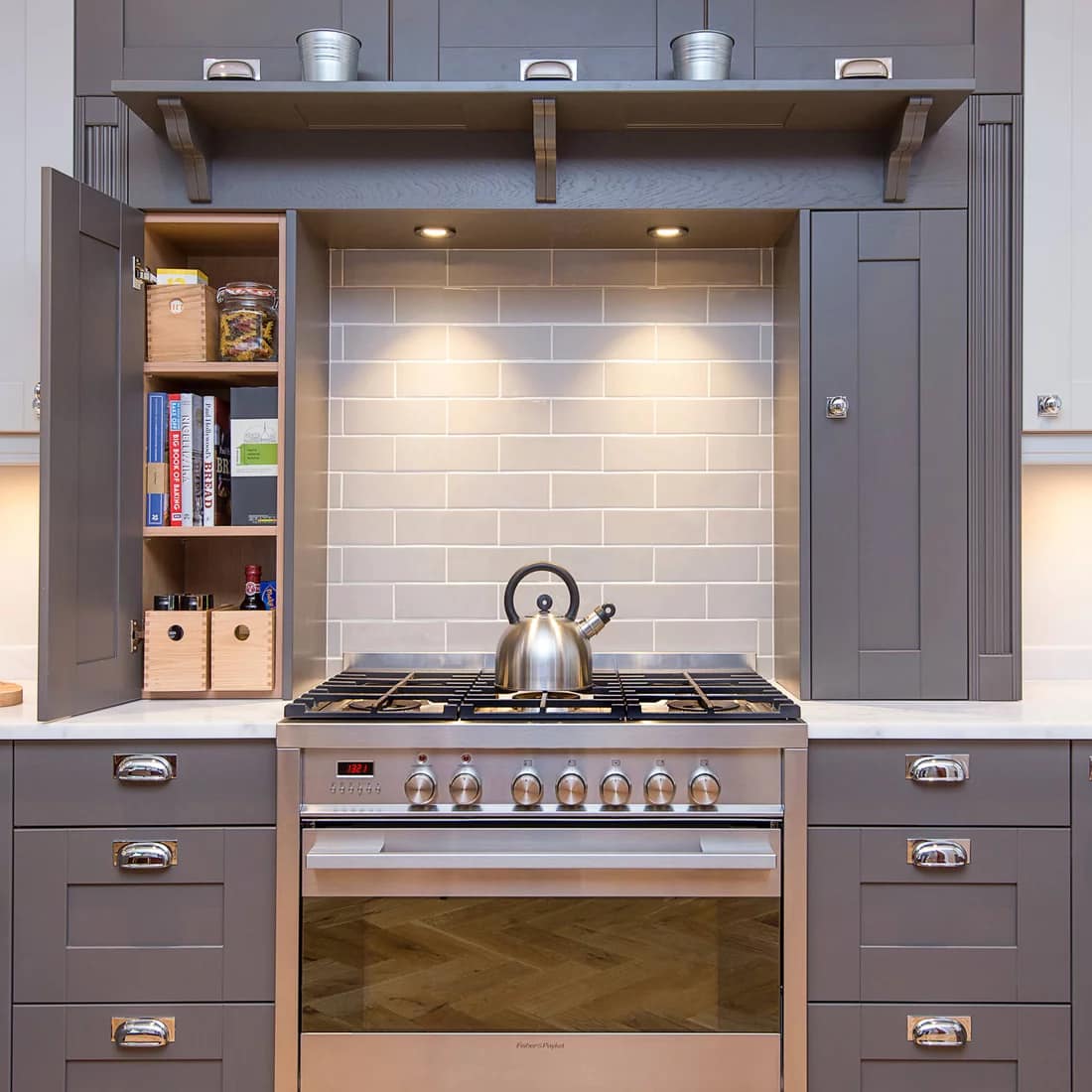 culinakitchens's tweet photo. ~ @RangemasterUK  integrated appliances
~ @PerrinandRowe  Sink &amp; Tap
~ Crown Imperial Kitchens
~ Minerva Carrara White Worktop
~ Tiled Splashback
~ Two Tone
~ U shaped

#kitchendesign #home #kitchenfactory #homedecor #homesweethome #kitchenappliances https://t.co/wSJuV8HoAd