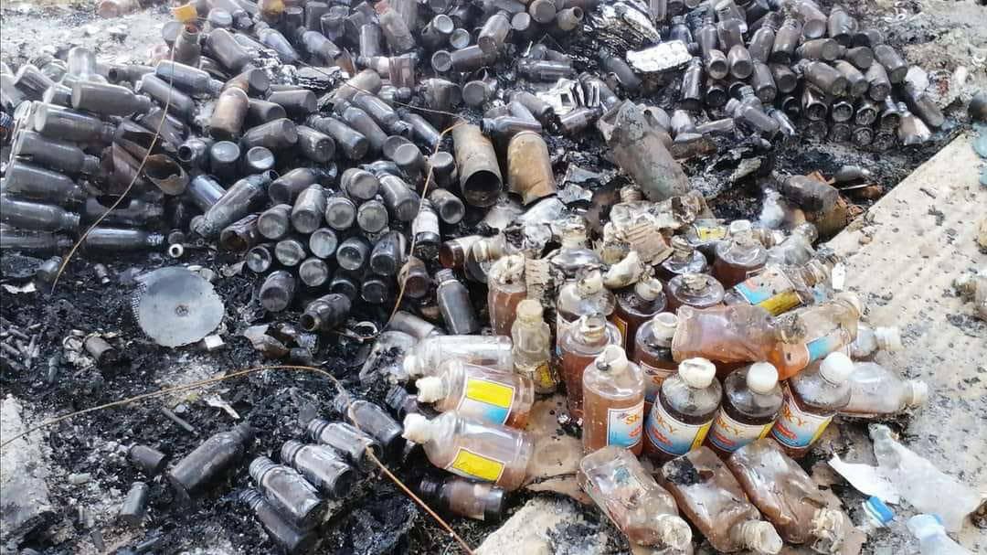 PhyoBangtan's tweet photo. Military troops raided 4 villages in Kani tsp, Sagaing division in Aug 28 &amp; 29, then, burnt down the residential properties including the general hospital and schools.  #2022Aug31Coup #WarCrimesOfJunta #WhatsHappeningInMyanmar https://t.co/FCsHGBaVu2