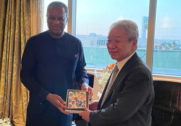 jica_direct_en's tweet photo. #JICA President Tanaka met Foreign Minister of #Nigeria H.E. Geoffrey Onyeama to discuss the importance of Japan’s cooperation on #Agriculture, #PowerSupply and #Startup promotion, and significance of #Scholarship_Program for mutual inspiration among young generation.
#TICAD8 https://t.co/xST1cUsJb3