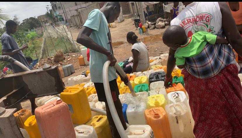 ong3D's tweet photo. Rufisque-Est : des quartiers et des écoles auront accès à l’eau et à des latrines grâce à 3D avec l'appui de @FMusol
#ONG3D #eau #assainissement #hygiene #communauté #vulnerable #Rufisque #senegal https://t.co/V0yvMrDoyR