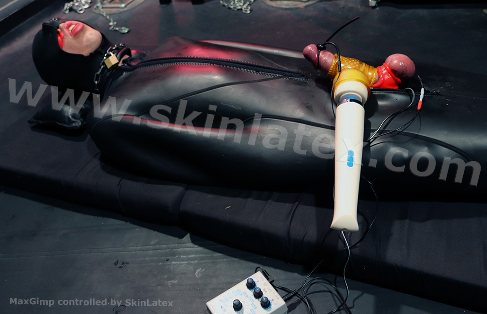 SkinLatexParis tweet picture
