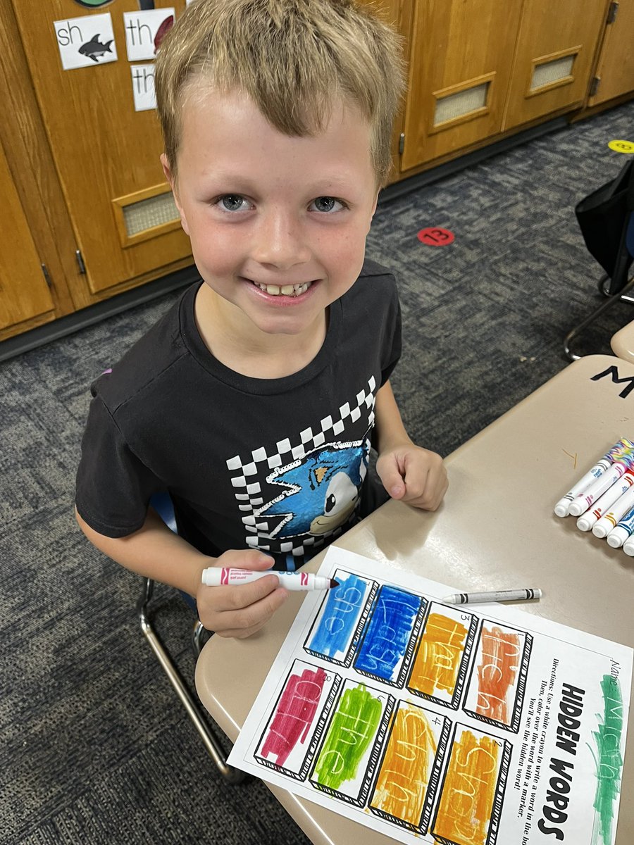 JMaynus's tweet photo. Word work is more fun with markers!@ConverseElem https://t.co/PHqO50nD2n