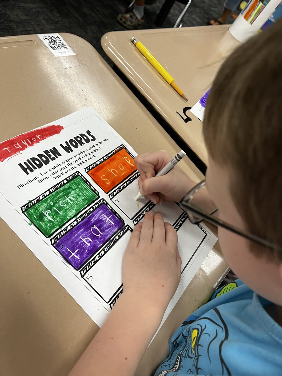 JMaynus's tweet photo. Word work is more fun with markers!@ConverseElem https://t.co/PHqO50nD2n
