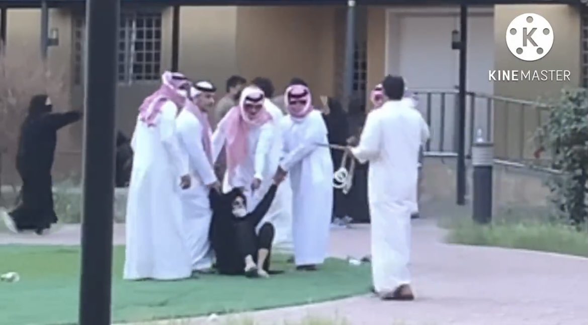 _8iilix's tweet photo. " فأَما اليتِيمَ فَلا تَقههههههر💔"
ذولي هم الي عادي يجمعون دية قاتل ٣ مليون عشان يمكن انه تغير  ويزوجون الرْاني عشان يعقل ويعذرون المتحرش لانه طايش
"الا شلّت الأيدي وشاهت الوجوه" 
الله حسيبكم يارب❤️❤️❤️❤️❤️❤️ https://t.co/SyZkhOFmZ9