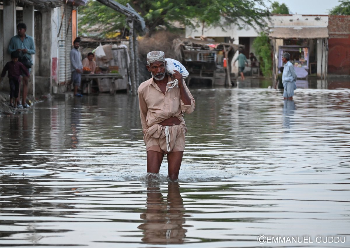 emnpk's tweet photo. Situation of Dengan Bhurgri, Dist Mirpurkhas of Sindh Pakistan. https://t.co/FXqn8NAXCd