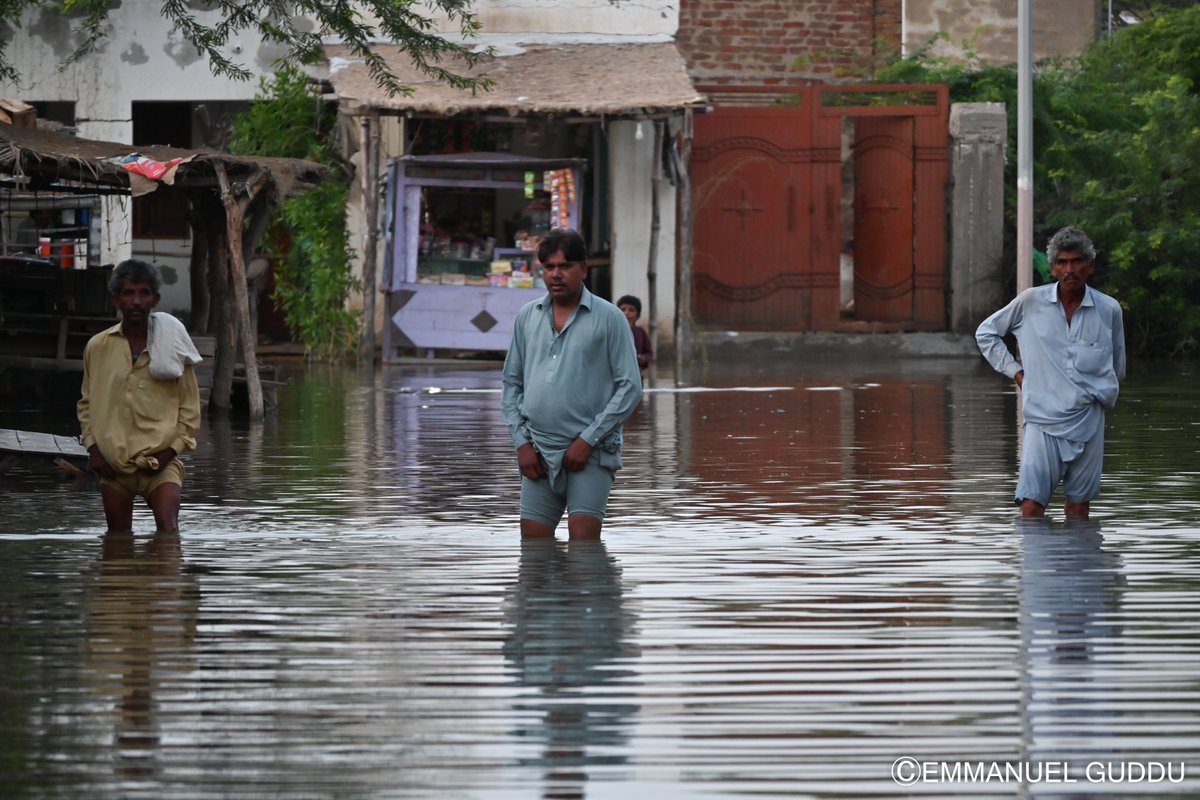 emnpk's tweet photo. Situation of Dengan Bhurgri, Dist Mirpurkhas of Sindh Pakistan. https://t.co/FXqn8NAXCd