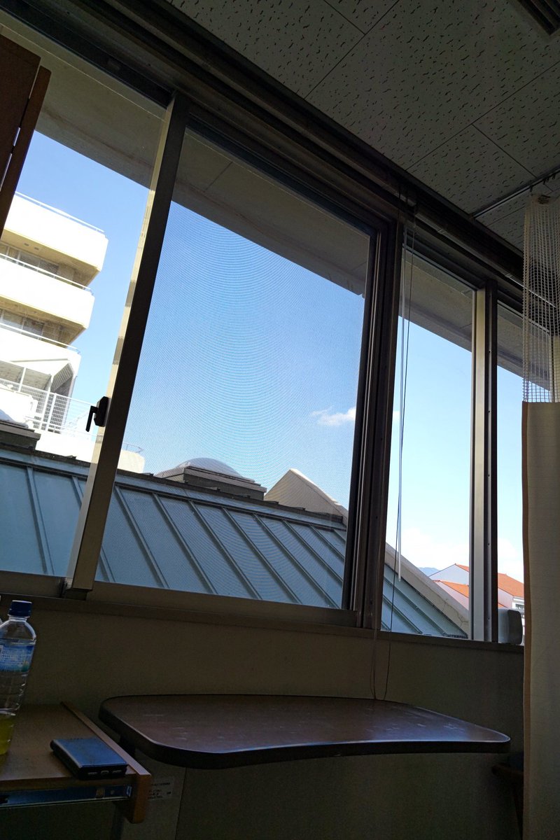zima25's tweet photo. 先週末、大腸ポリープを取る手術をしました。
その後、人生初の入院。

現在、食事制限中＆禁酒。

そろそろお酒飲みたい…

写真は退院する日の病室から。 https://t.co/JY9a6EMXJN