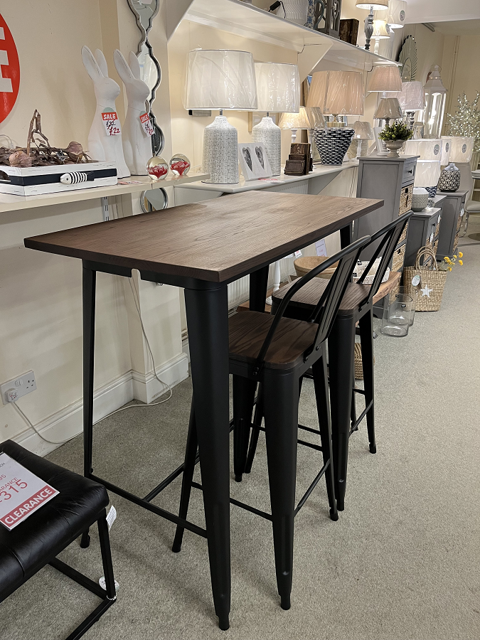 Potburys's tweet image. Potburys Summer Sale continues until Saturday 3rd September.

Bar Table and Two Bar Stool set – was £587 now £479.

Please visit us in store for more information or call us on 01395 515555. 
bit.ly/3um2jCE

#bartableset #summersale #freeukmainlanddelivery