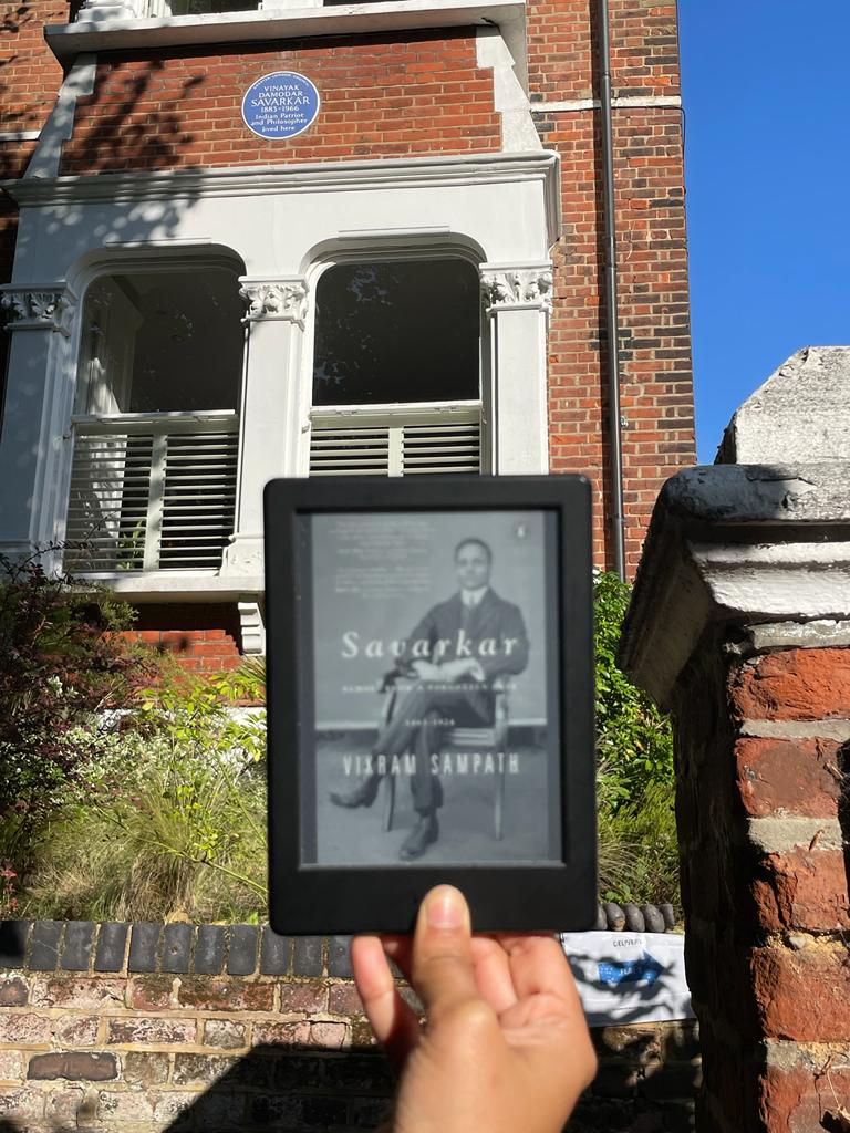 anushasjoshi's tweet photo. Visited the India House today. About a 100 years ago, this very place saw the footfall of many Indian Patriots, amongst them was Savarkar. Grateful to have had the opportunity to read about it in @vikramsampath's wonderfully written book and finally visit this historical place! https://t.co/FBPjnXnDpj