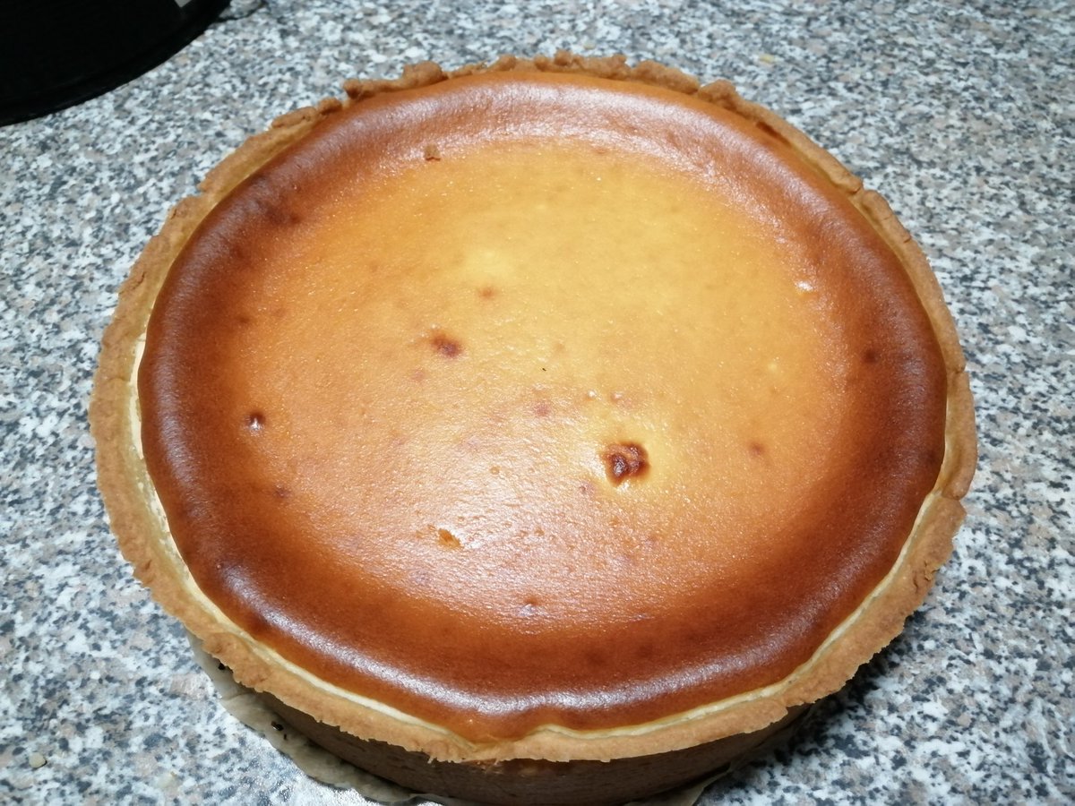PinkroseNadine's tweet photo. Käsekuchen fertig yamm yamm  Besuch kann kommen https://t.co/RUtDECzLR4