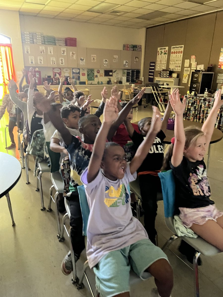 phoebeskittles's tweet photo. Force and motion β¦β¦. Letβs go on a virtual roller coaster ride!!!!! #sciencerocks #eemillerelem #fearlessfirsties https://t.co/DWXdPQTnt3