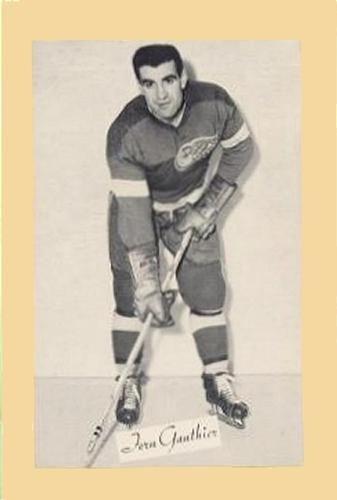 hockey_vintage's tweet photo. #WaybackWedneday The late Fern Gauthier, born 103 years ago today, featured here on his Bee Hive Hockey Photo (1946) @DetroitRedWings https://t.co/Fv1ffAOt0E
