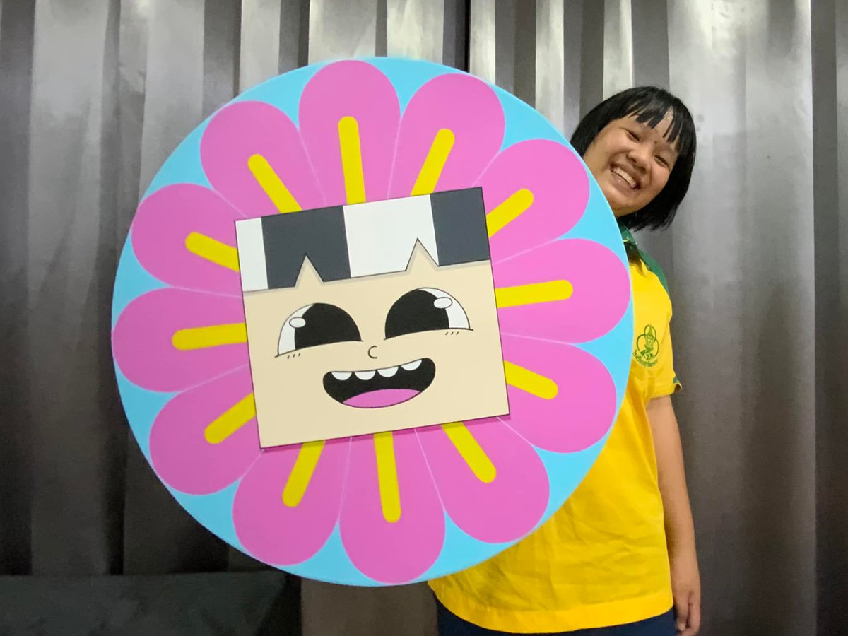 “ Big Smile “
ยิ้มกว้างๆ .. ให้หน้าเราบานเหมือนดอกไม้
ผลงานล่าสุดวาดเสร็จซักที
มีเวลาหลังเลิกเรียนวันละนิดละหน่อย
กับการลองวัสดุใหม่ๆ และเทคนิคใหม่ๆ
#NarunyaArt #BabyCube #ArtToy
#KidArt #ChildArtist
#DoodleArt #NFTs  #NFTartist  
#NFTGiveaway  #cryptocurrency