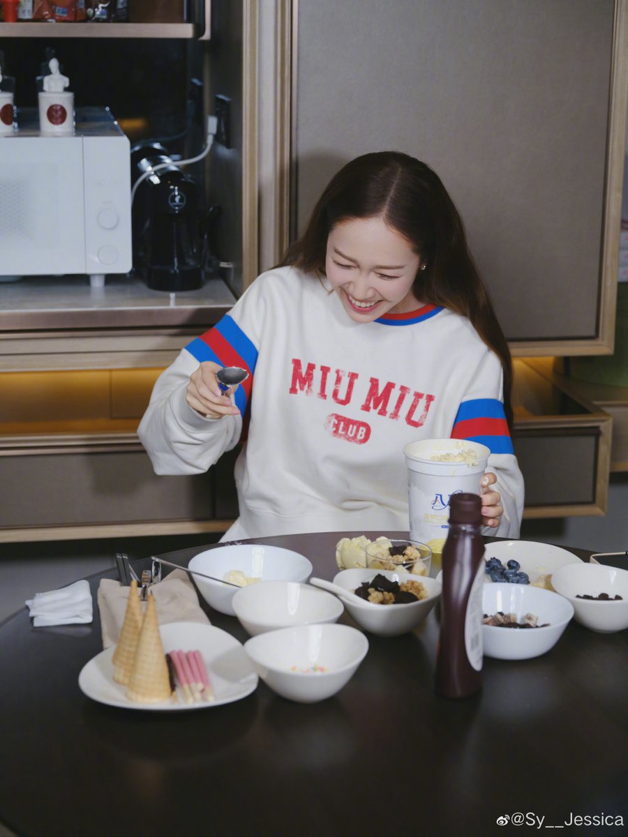 แผงฟัน FOREVER1 พะจันเส้ว 🌙🦦 on Twitter: "RT @LuvusicaJ: J's Weibo: 2/3 ...