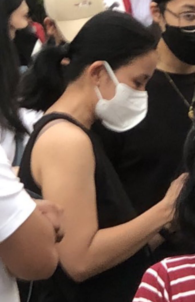 potssshi's tweet photo. Pa headlock Ate Aika ❌
Maari mo ba akong ipitin sa pagitan ng iyong braso hanggang sa mahapo ang aking paghinga, Bb. Aika ✅ https://t.co/tEgI7H75Oq