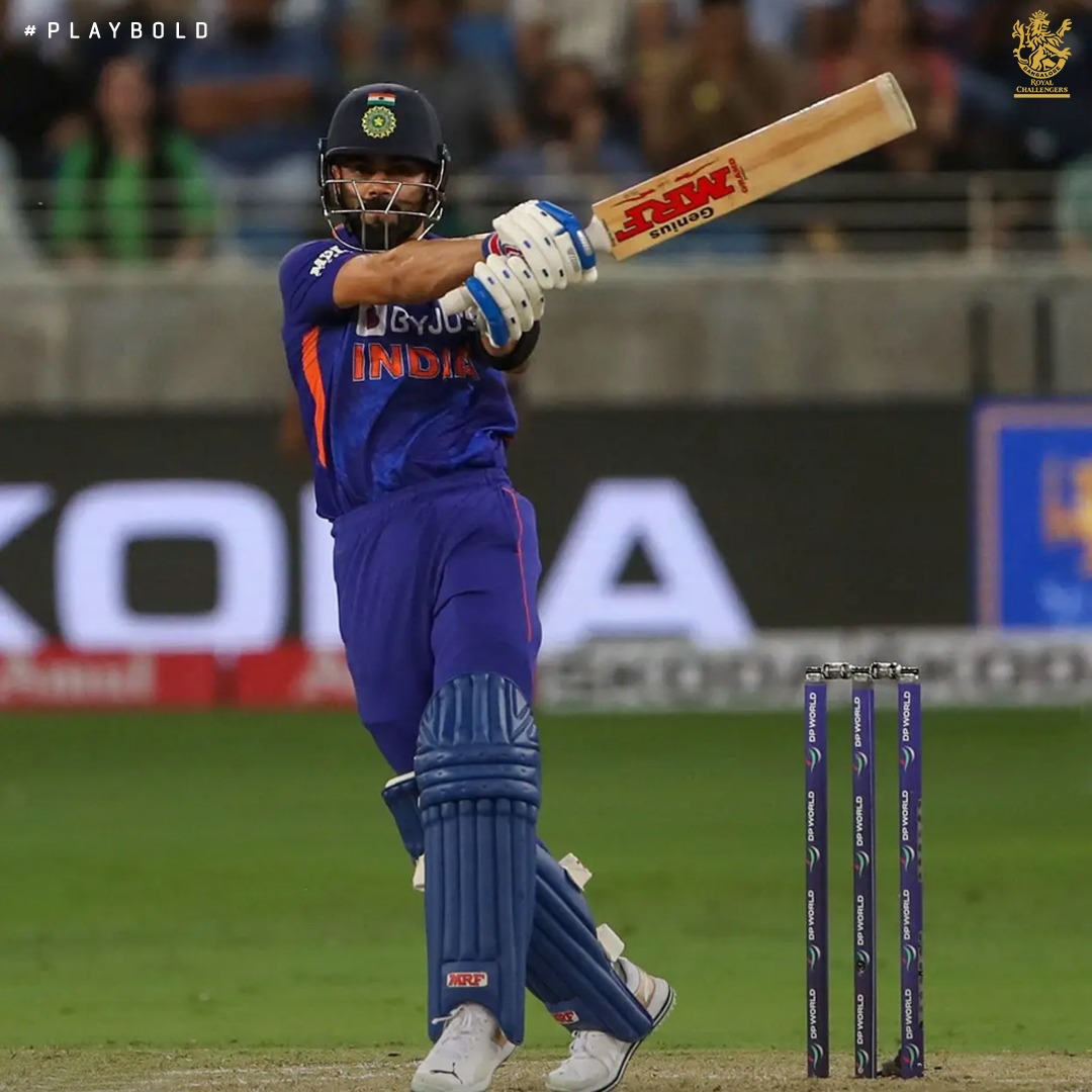 RCBTweets's tweet photo. Virat Kohli gets to his 3️⃣1️⃣st T20I half-century! 👏🏻👏🏻

Just the impetus #TeamIndia needed!

#PlayBold #INDvHK #AsiaCup2022 #ViratKohli https://t.co/3dhhXueKba