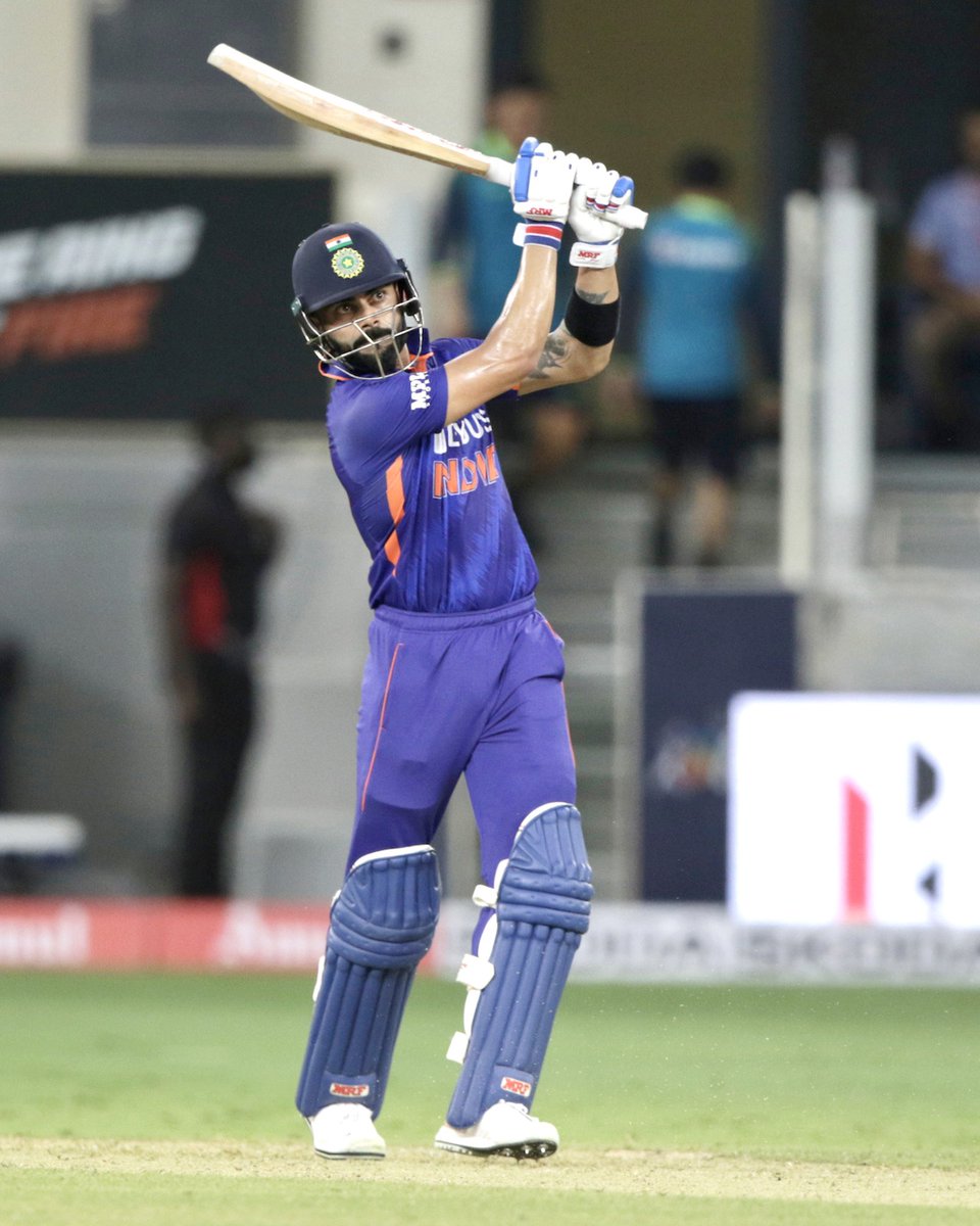 KKRiders's tweet photo. Virat Kohli doing what he does the best! 🤩

📸: BCCI | #INDvHK #AsiaCup2022 https://t.co/fk3H2KLrtv