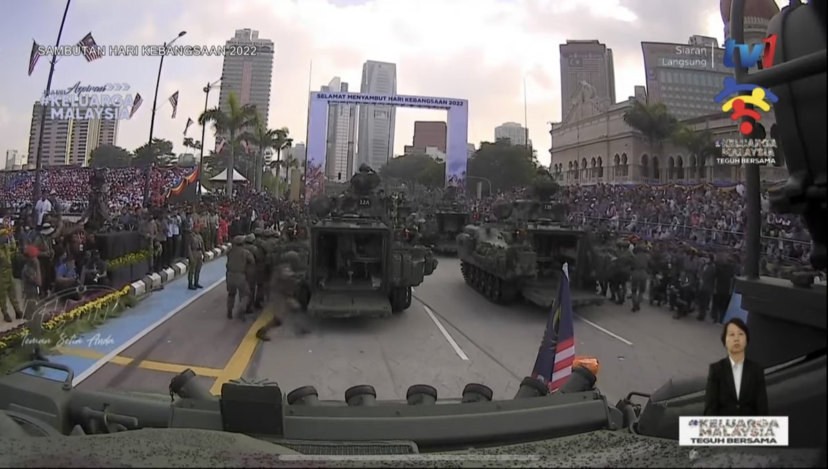 aa_nurnaziha's tweet photo. Sgt berterima kasih kepada semua pihak yg terlibat menjayakan sambutan Hari Kemerdekaan yg ke 65 kali ini..still xboleh move on dengan 2 perkara ni..walaupun tak dapat pergi dataran tapi liputan oleh @RTM_Malaysia sgt luar biasa..syabas dan terima kasih! #salute #dataran https://t.co/dt1GLIVQTO