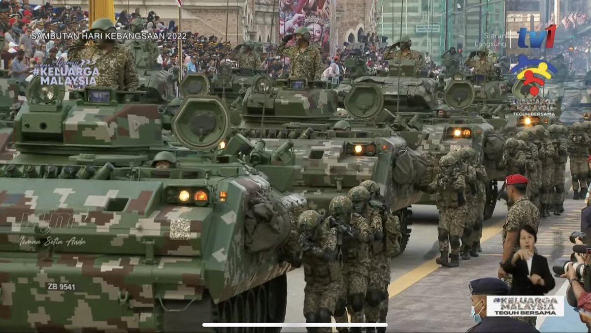 aa_nurnaziha's tweet photo. Sgt berterima kasih kepada semua pihak yg terlibat menjayakan sambutan Hari Kemerdekaan yg ke 65 kali ini..still xboleh move on dengan 2 perkara ni..walaupun tak dapat pergi dataran tapi liputan oleh @RTM_Malaysia sgt luar biasa..syabas dan terima kasih! #salute #dataran https://t.co/dt1GLIVQTO